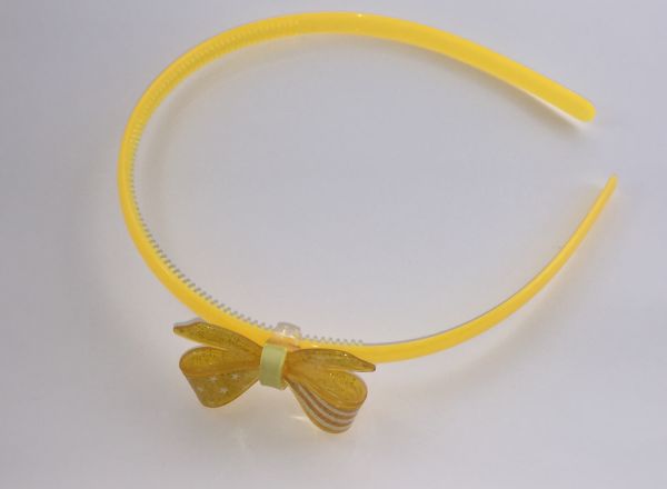 Headband with bow shape