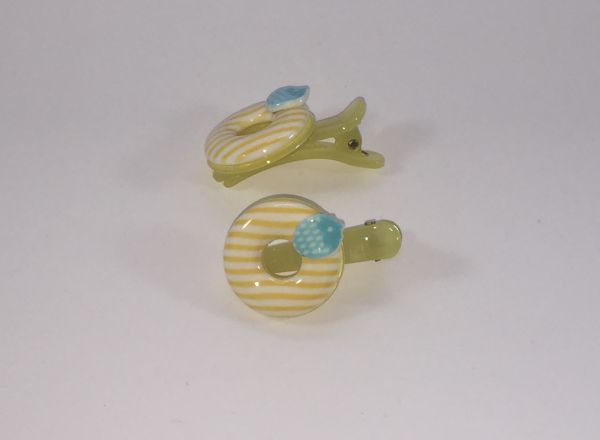 Crocodile clips with patterned donut