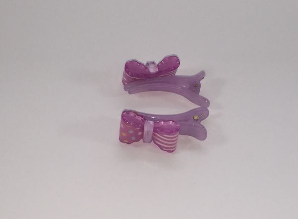 Crocodile clips with bow