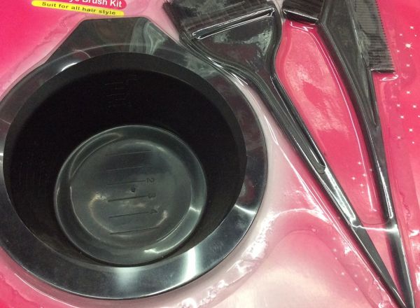 Tinting brush and bowl set