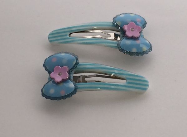 Patterned kids snap clip with bow shape