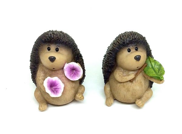 Resin figurine 8.5x6 cm