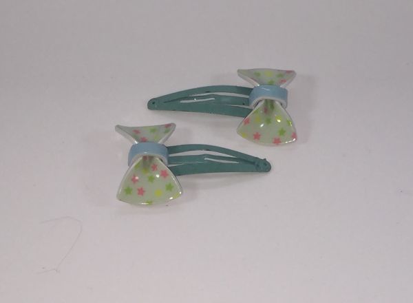Snap clip with bow