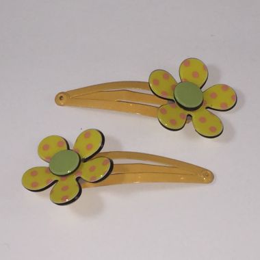 Kids snap clip with patterned flower shape