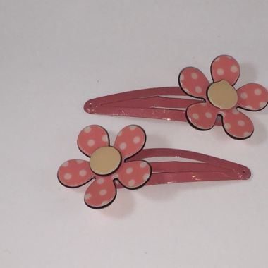 Kids snap clip with patterned flower shape