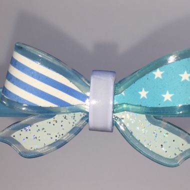 Headband with bow shape