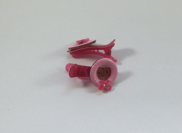Crocodile clips with glittery bottom