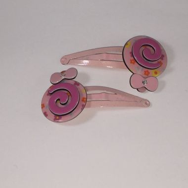 Kids snap clip with patterned snail shape
