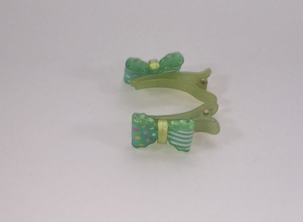 Crocodile clips with bow