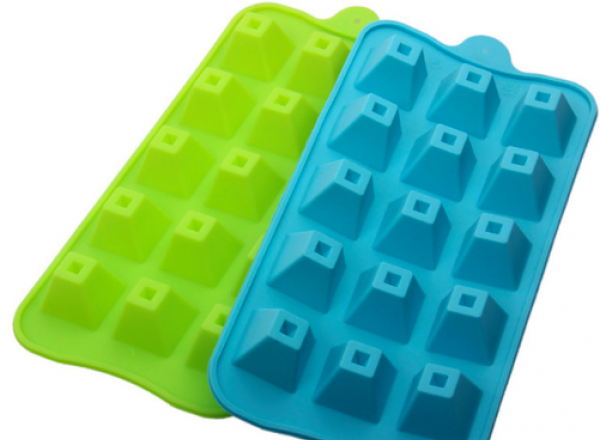 Silicone cake mold