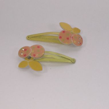 Snap clip with flower