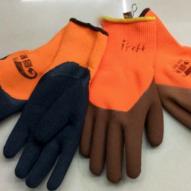 Heavy duty work gloves
