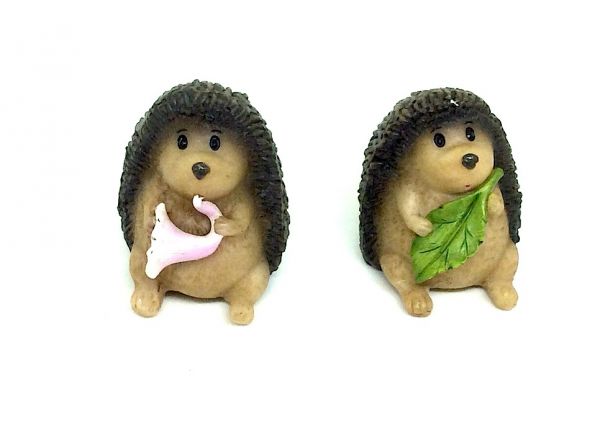 Resin figurine 6x3 cm