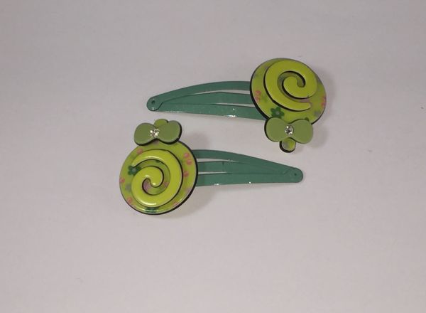 Kids snap clip with patterned snail shape