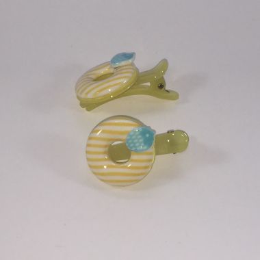 Crocodile clips with patterned donut
