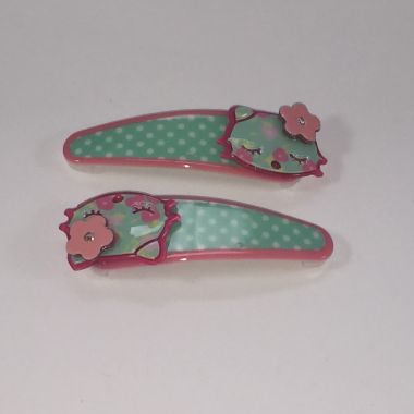 Patterned snap clips with kitty shape