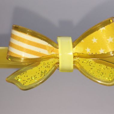 Headband with bow shape