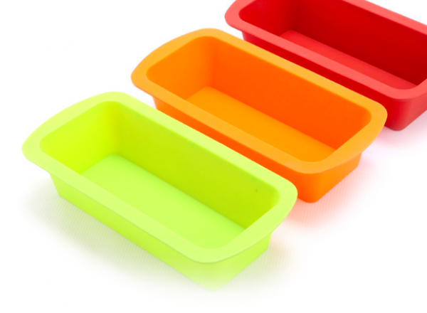 Silicone cake mold