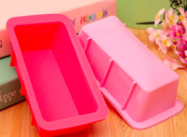 Silicone cake mold