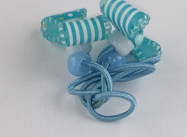Elastics with patterned bow