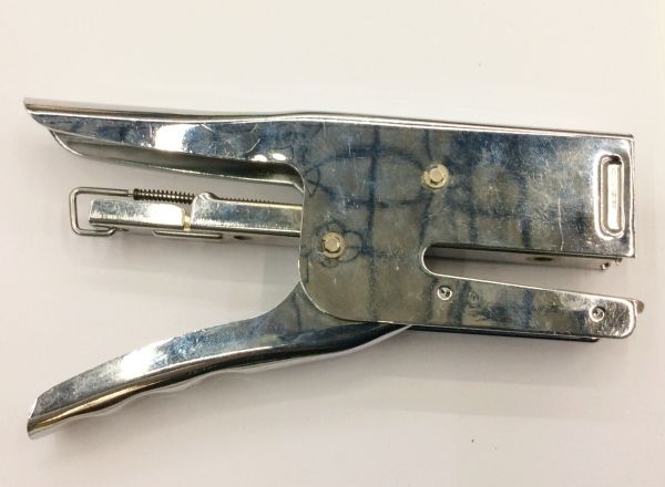 Staple machine