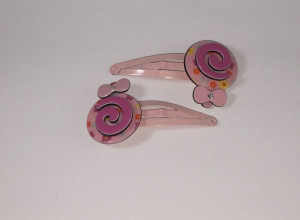 Kids snap clip with patterned snail shape
