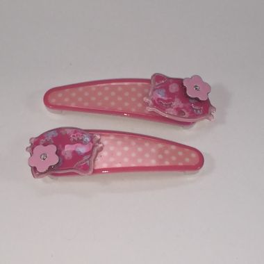 Patterned snap clips with kitty shape