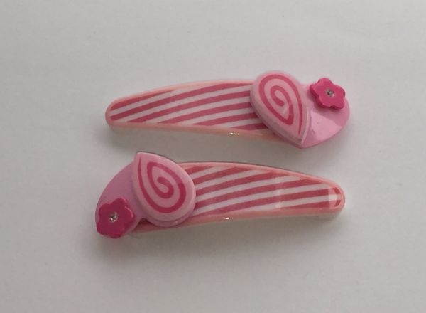 Patterned kids snap clip with heart shape