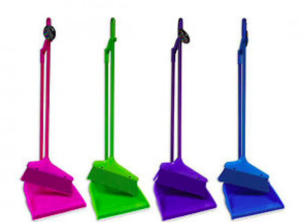 Long handle dustpan with sweeping brush