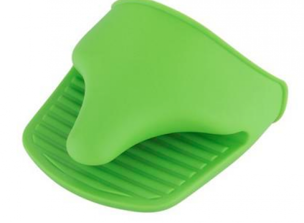 Heat resistant silicone glove