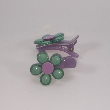 Patterned crocodile clip with flower