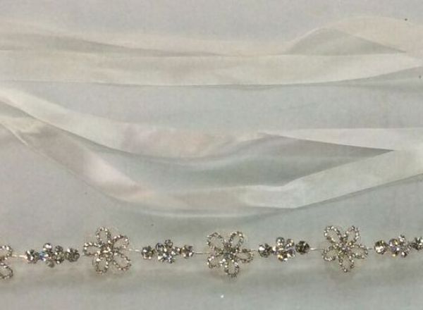 Swarovski chocker with flowers