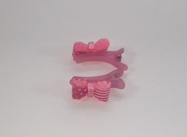 Crocodile clips with bow