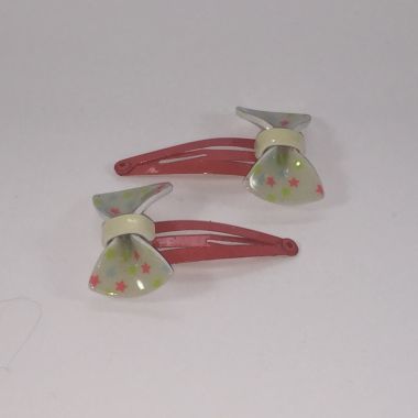 Snap clip with bow