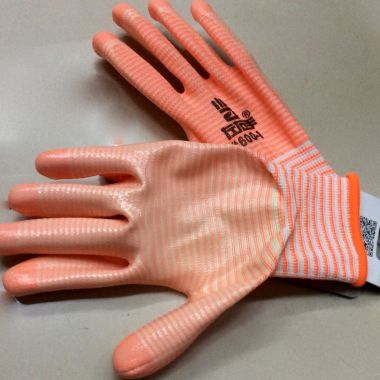 Gardening gloves