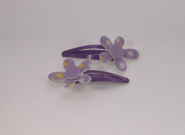 Snap clip with flower
