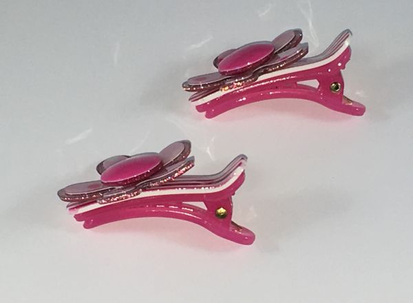 Crocodile clips with flower