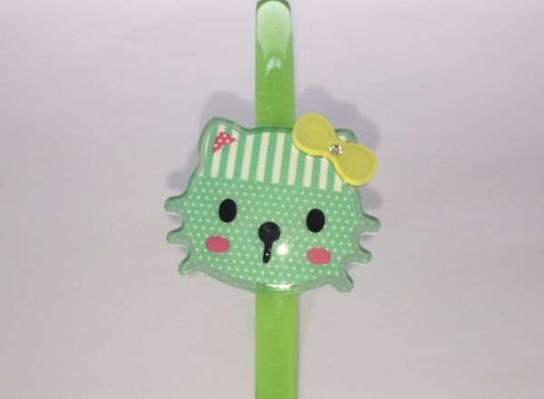 Head band with patterned cat shape