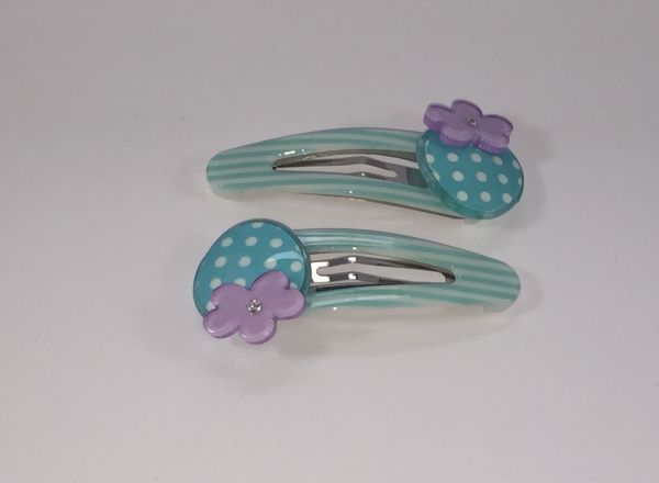 Patterned snap clip with strawberry shape