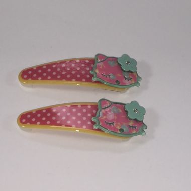 Patterned snap clips with kitty shape