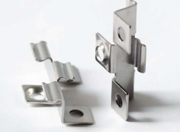 Metal clip