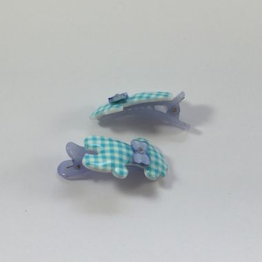 Crocodile clips with patterned giraffe