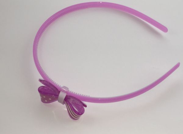 Headband with bow shape