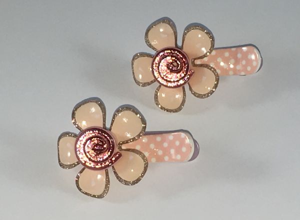 Crocodile clips with flower