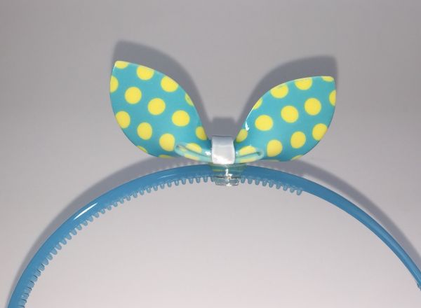 Headbands with patterned bow shape