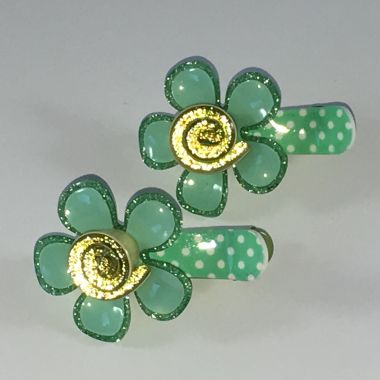 Crocodile clips with flower