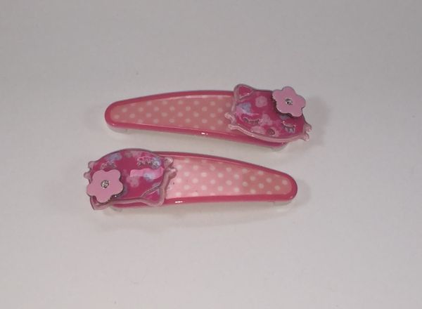 Patterned snap clips with kitty shape