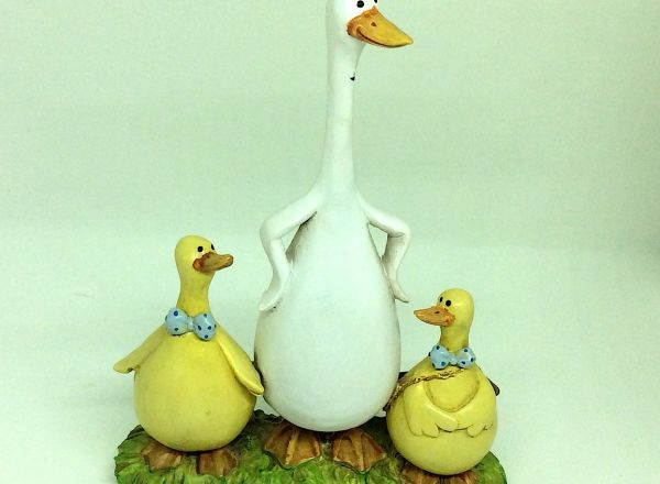 Resin figurine 17x13 cm