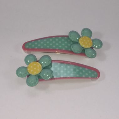 Patterned snap clip with patterned flower
