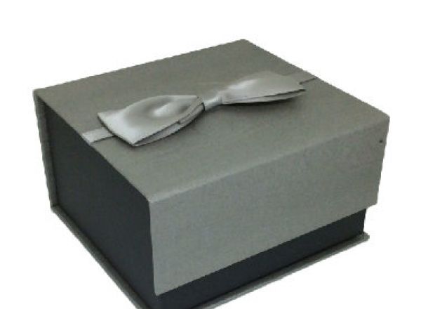 Gift box 13.8x12.5x7.5cm